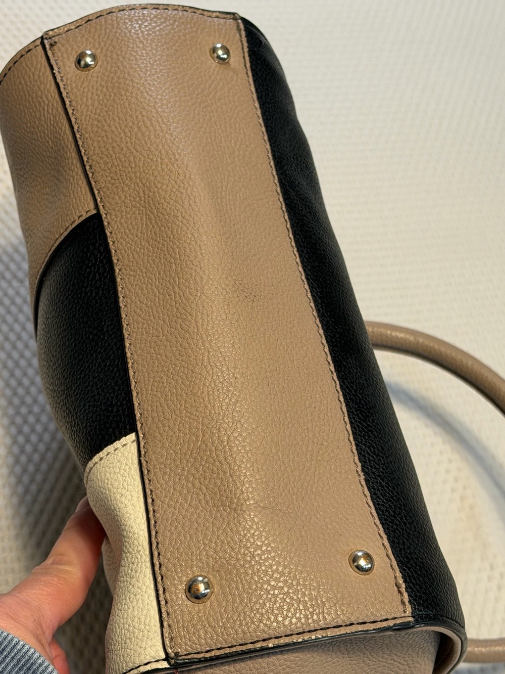 GUESS Ryann Satchel Colorblock Crossbody Handbag Beige Black Cream - Picture 3 of 16